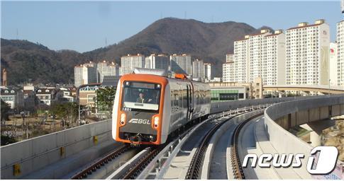 본문 이미지 - 부산김해경전철. ⓒ 뉴스1DB.