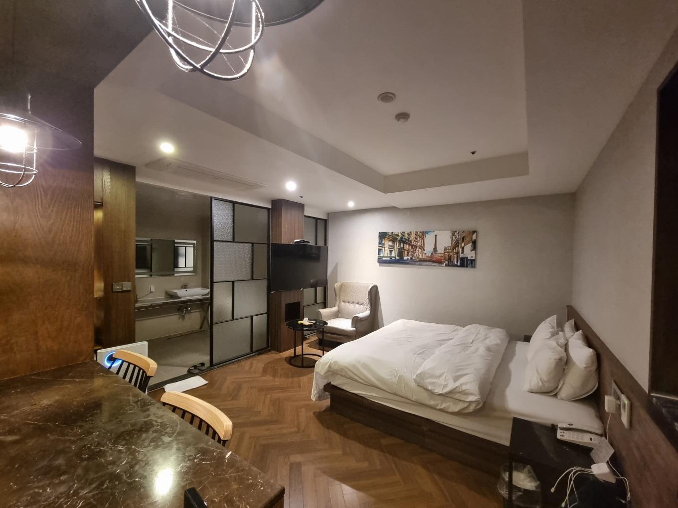 본문 이미지 - 금천구 코로나19 재택치료자 안심숙소인 마인드관광호텔 내부.(금천구 제공)ⓒ 뉴스1