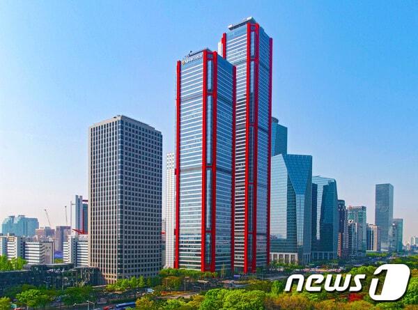 본문 이미지 - NH투자증권 본사 파크원 전경. ⓒ 뉴스1