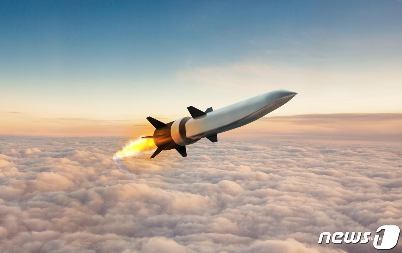 본문 이미지 - 미국 공군과 국방부 고등연구계획국(DARPA)이 개발 중인 '극초음속 공기 흡입식 무기체계'(HAWC) 상상도. ⓒ 로이터=뉴스1