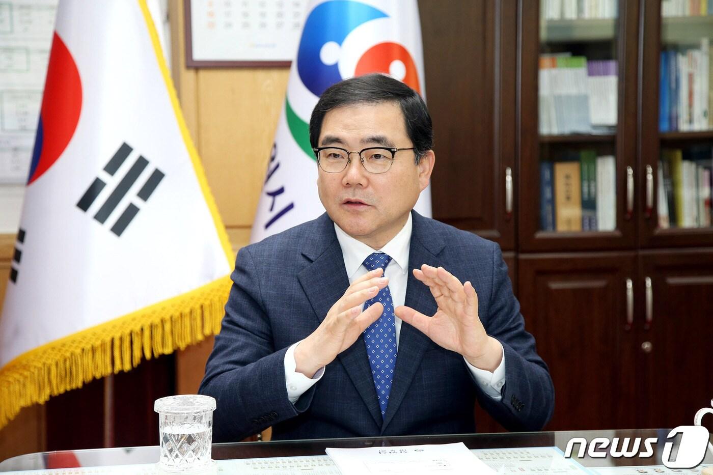 본문 이미지 - 허성무 창원시장의 인터뷰 모습. ⓒ 뉴스1