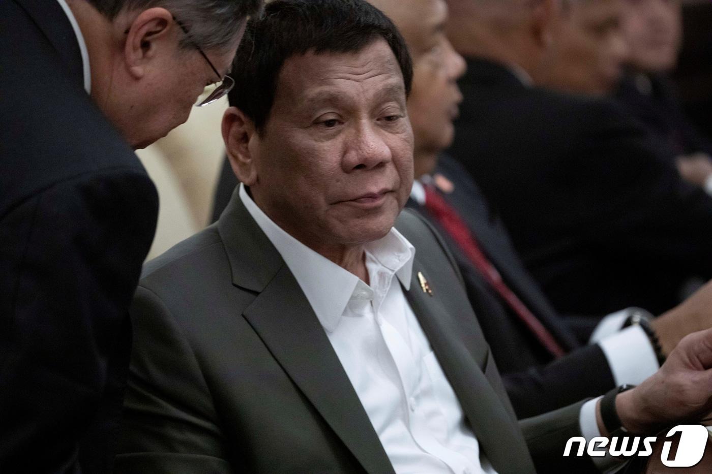 로드리고 두테르테 전 필리핀 대통령이 2019년 8월29일 시진핑 중국 국가주석과 회동하기 위헤 베이징을 방문한 모습. ⓒ 로이터=뉴스1 ⓒ News1