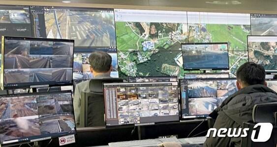 본문 이미지 - 강화군 통합관제센터 / 뉴스1