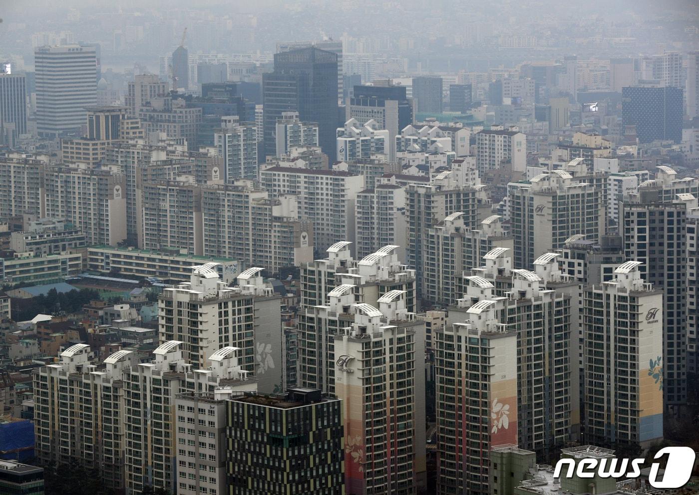 본문 이미지 - 서울 아파트 단지의 모습. 2021.12.28/뉴스1 ⓒ News1 신웅수 기자