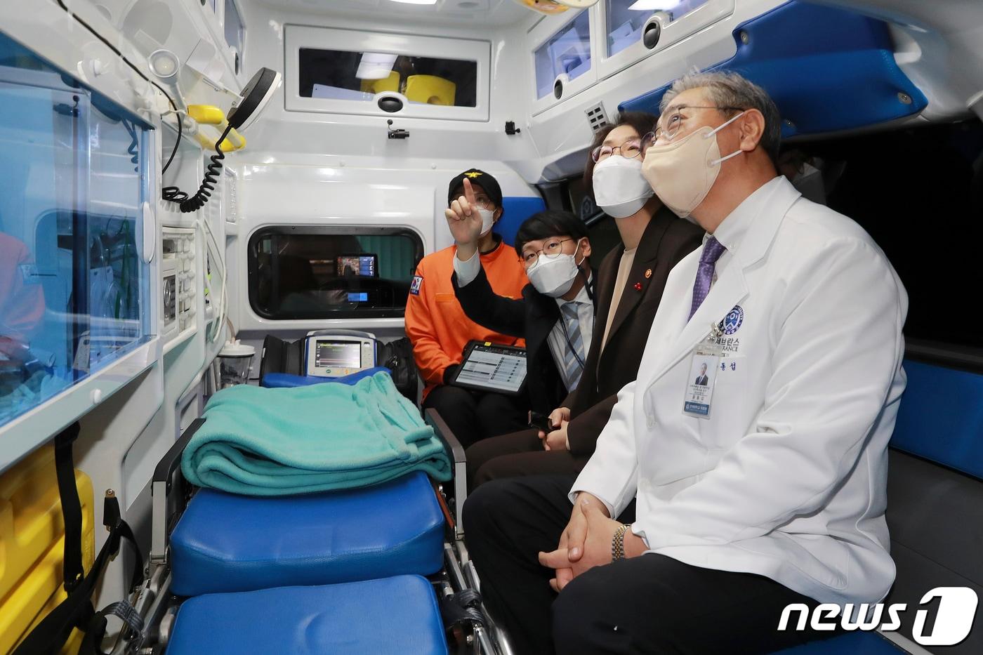 본문 이미지 - 인공지능(AI) 앰뷸런스 시승 모습.(뉴스1 사진자료). 2025.12.28 ⓒ 뉴스1 
