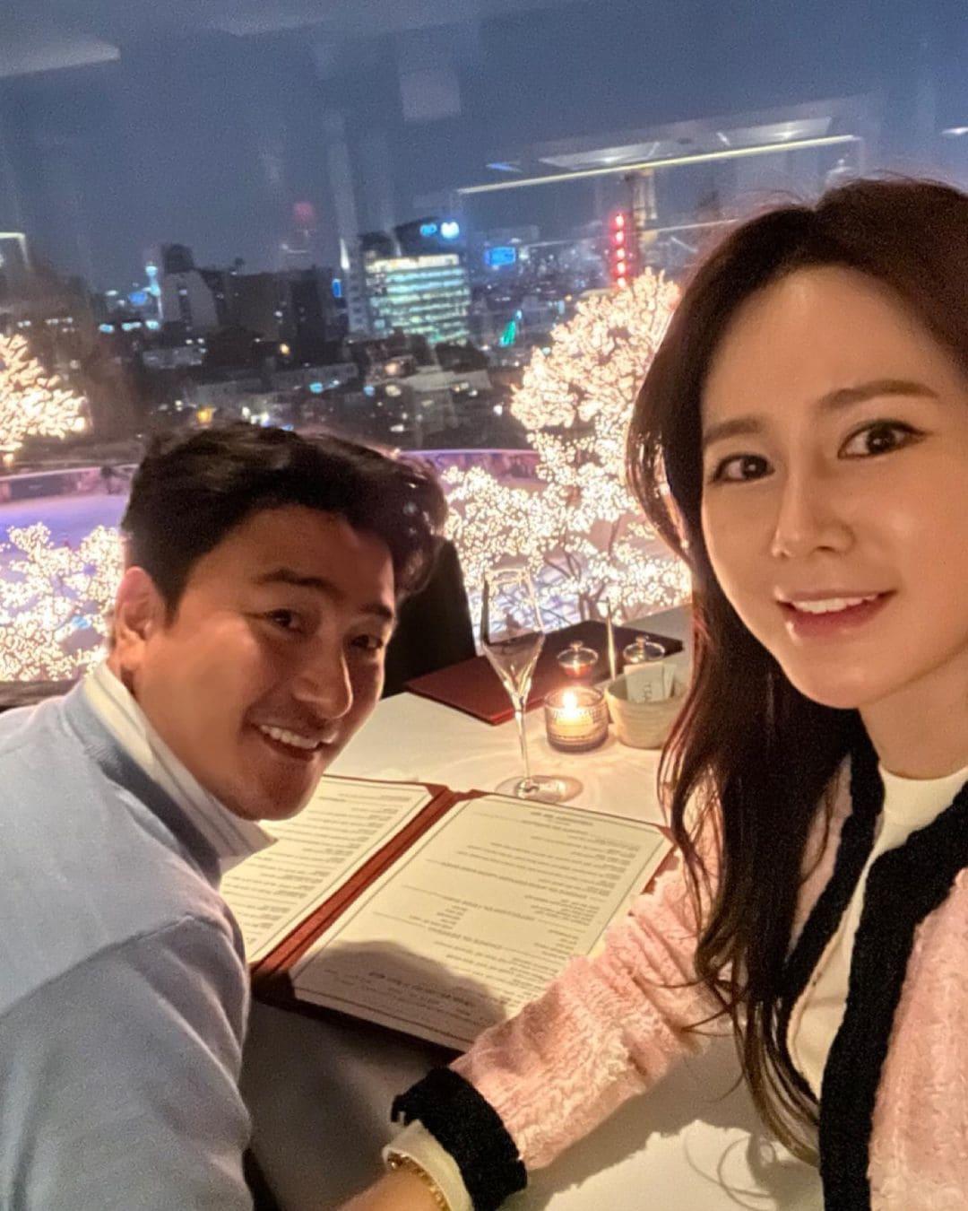 본문 이미지 - 안정환(왼쪽) 이혜원 부부/ 사진=이혜원 인스타그램 ⓒ 뉴스1