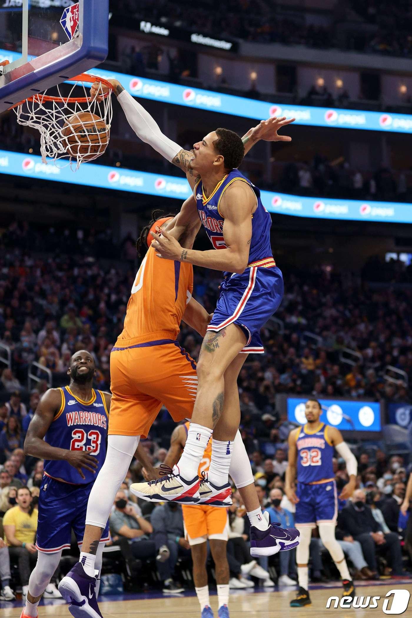 본문 이미지 - 골든스테이트는 피닉스의 19연승을 저지했다. ⓒ AFP=뉴스1