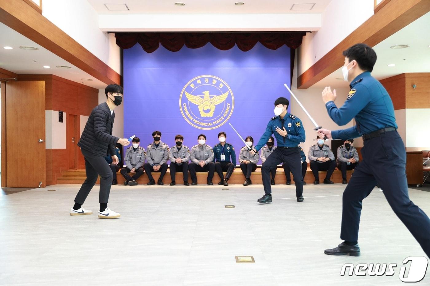 본문 이미지 - 경찰 현장 대응력 강화 훈련.(충북경찰청 제공).(사진은 기사 내용과 무관함) / 뉴스1 ⓒ News1