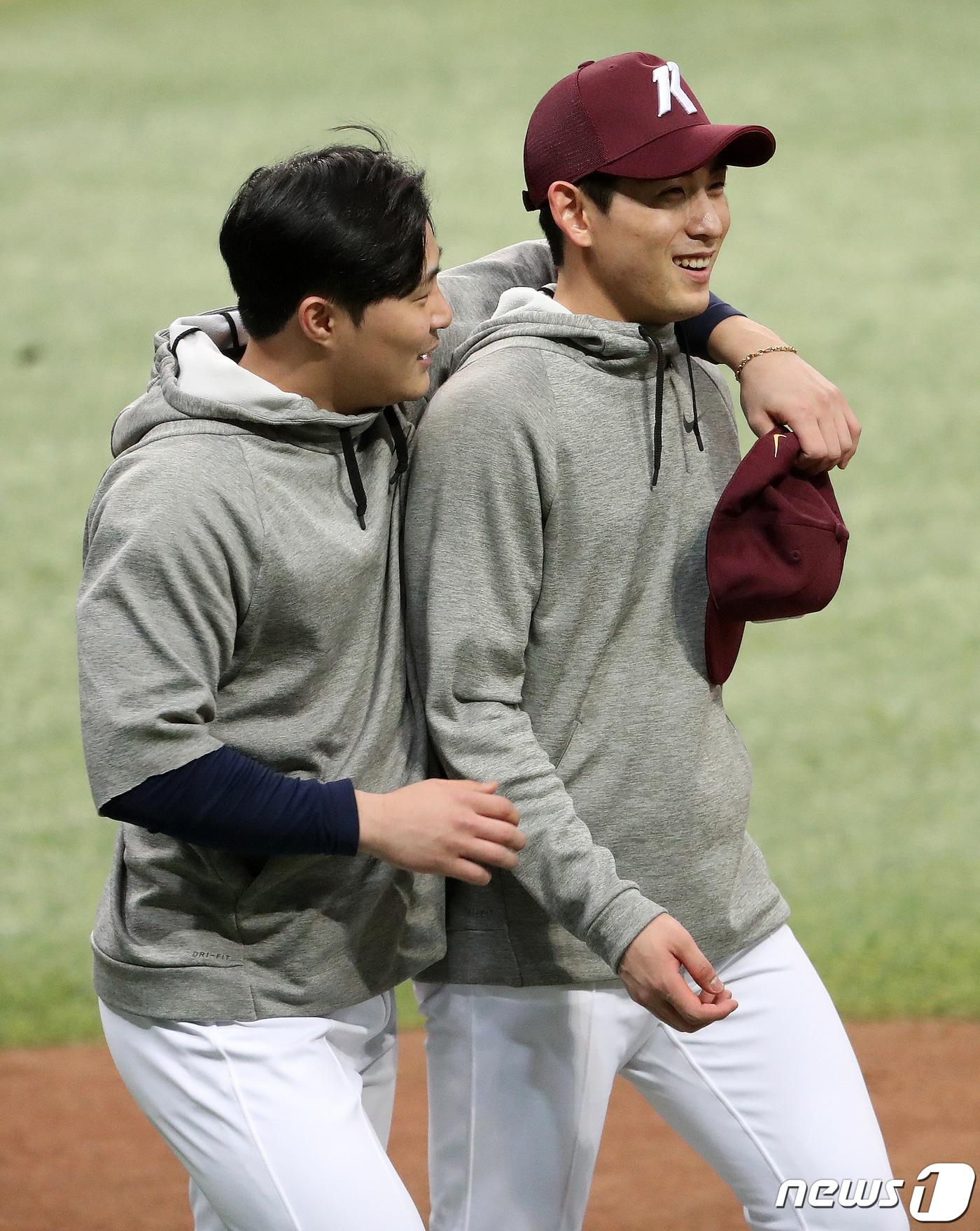 본문 이미지 - 키움 히어로즈 시절 한솥밥을 먹었던 김하성(왼쪽)과 이정후. /뉴스1 DB ⓒ News1 김진환 기자