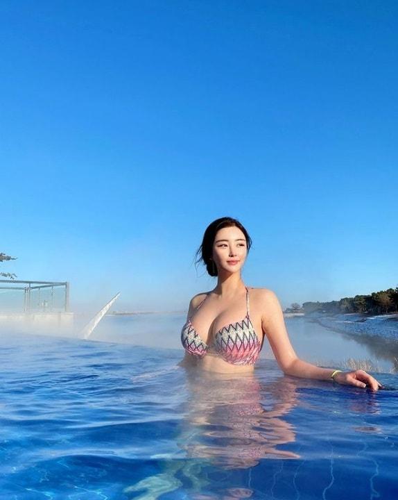 본문 이미지 - 배우 겸 모델 유채련 인스타그램 갈무리 ⓒ 뉴스1