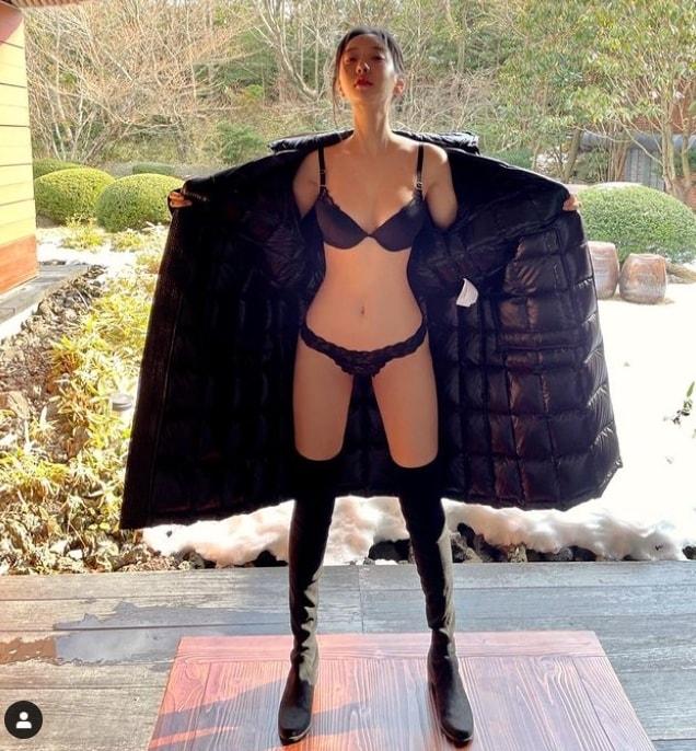 본문 이미지 - 모델 신재은 인스타그램 갈무리 ⓒ 뉴스1