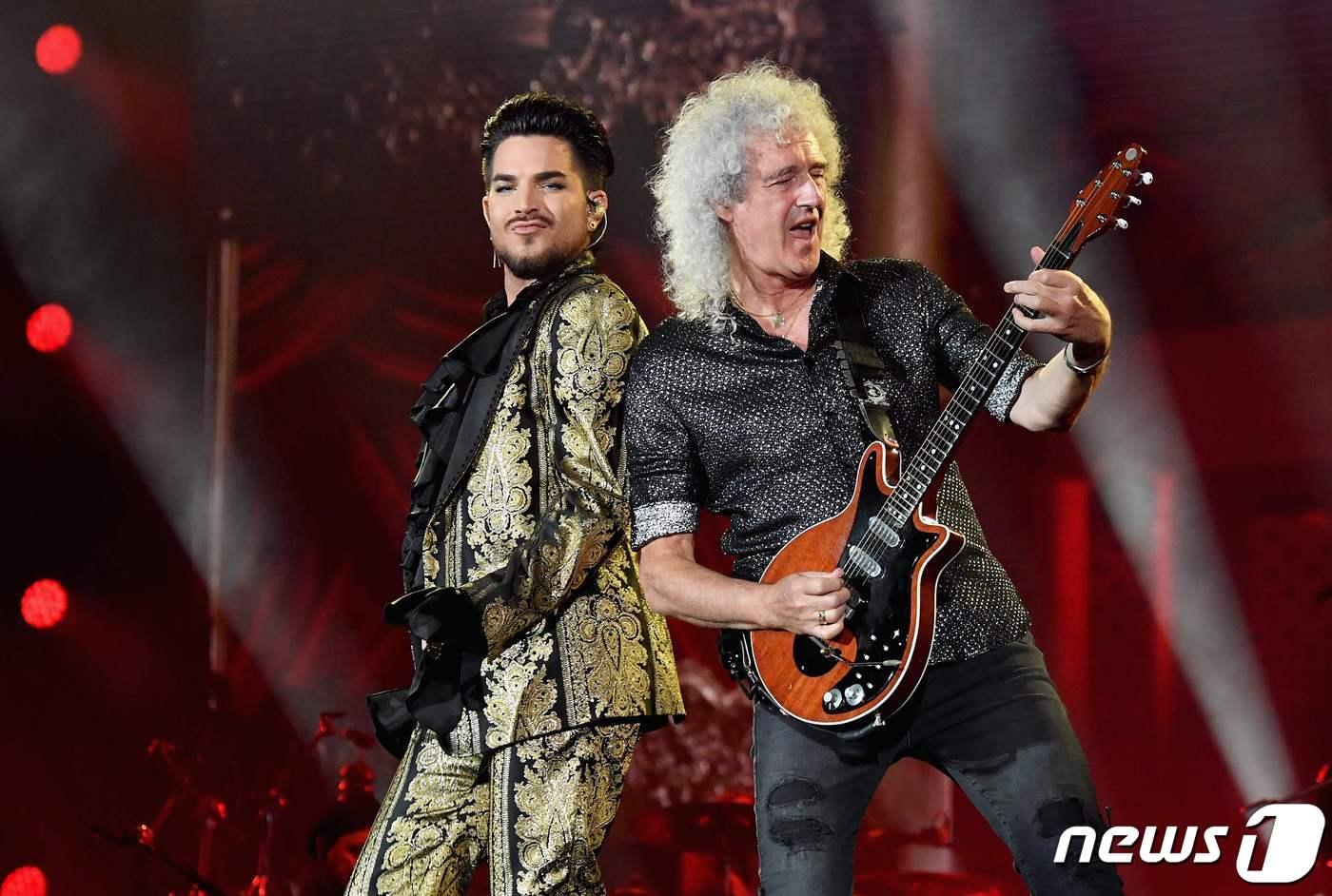 아담 램버트(왼쪽)와 브라이언 메이 ⓒ AFP=뉴스1