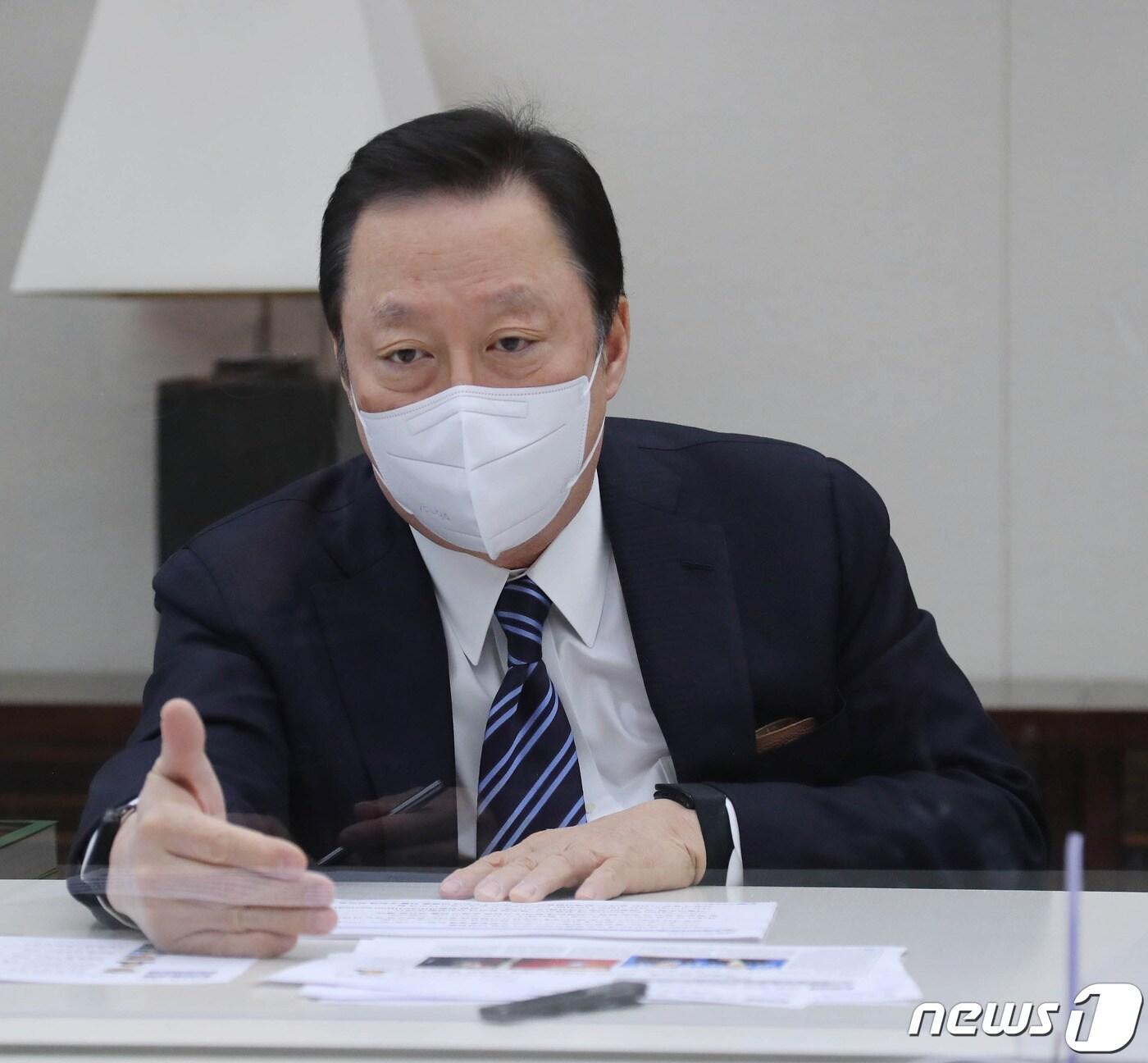 본문 이미지 - 박용만 대한상공회의소 회장이 지난 18일 서울 중구 대한상의 회관에서 퇴임 기자간담회를 하고 있다. (대한상의 제공)ⓒ 뉴스1