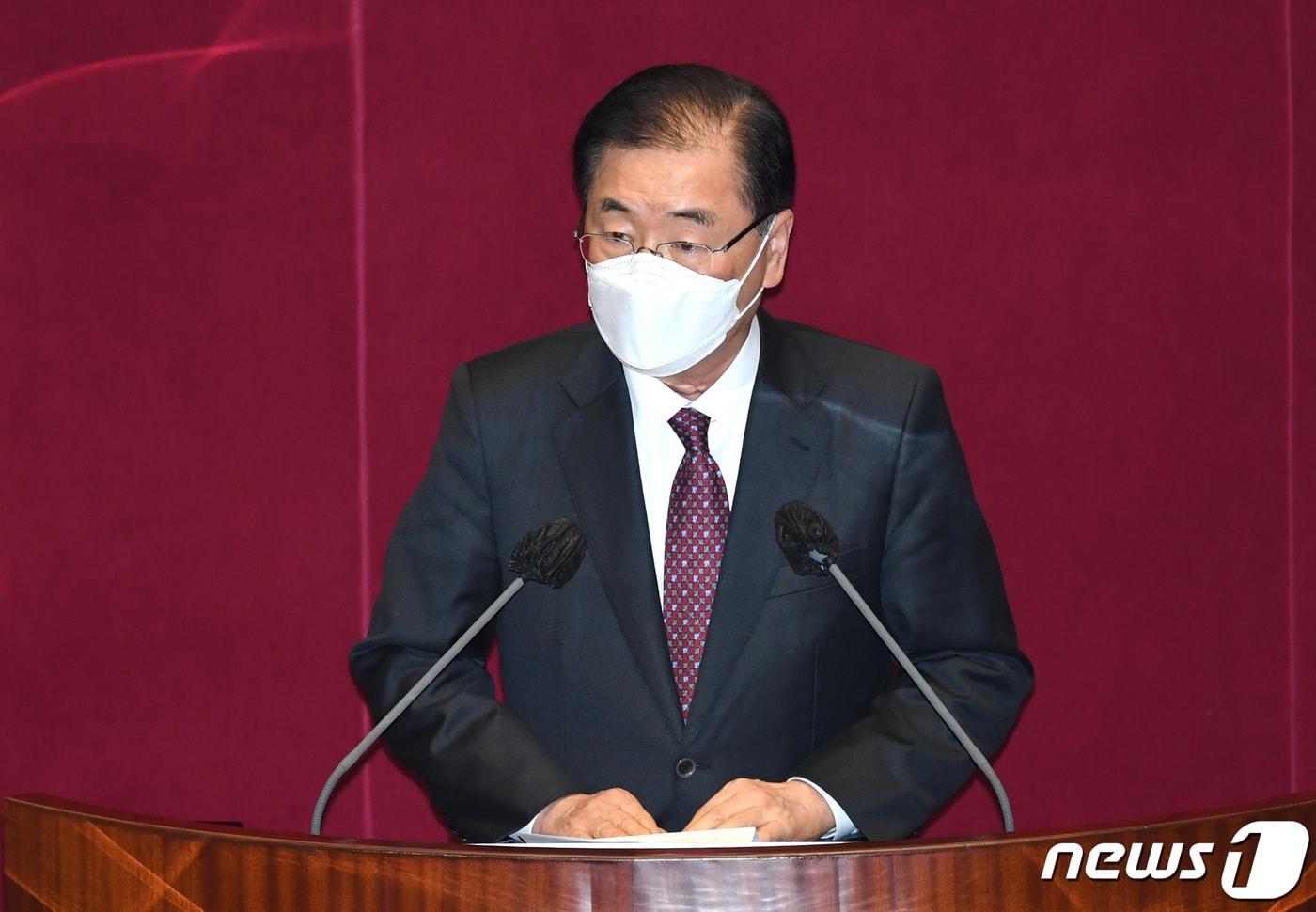 정의용 외교부 장관이 26일 오후 서울 여의도 국회에서 열린 제384회국회(임시회) 7차 본회의에 참석해 신임 국무위원 인사말을 하고 있다. 2021.2.26/뉴스1 ⓒ News1 박세연 기자
