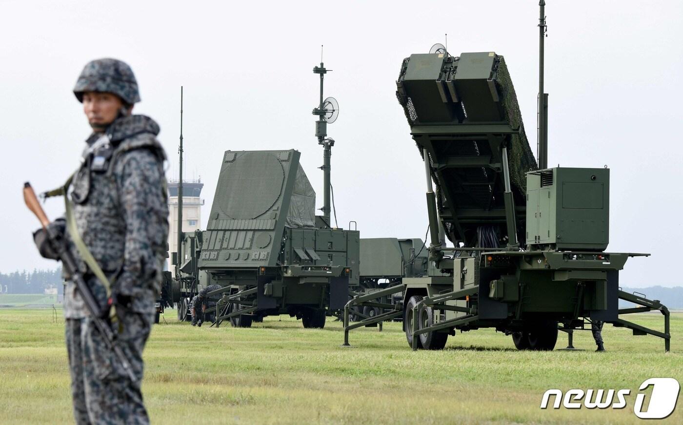 본문 이미지 - 일본 항공자위대의 지대공 유도미사일 '패트리어트'(PAC3) <자료사진> ⓒ AFP=뉴스1