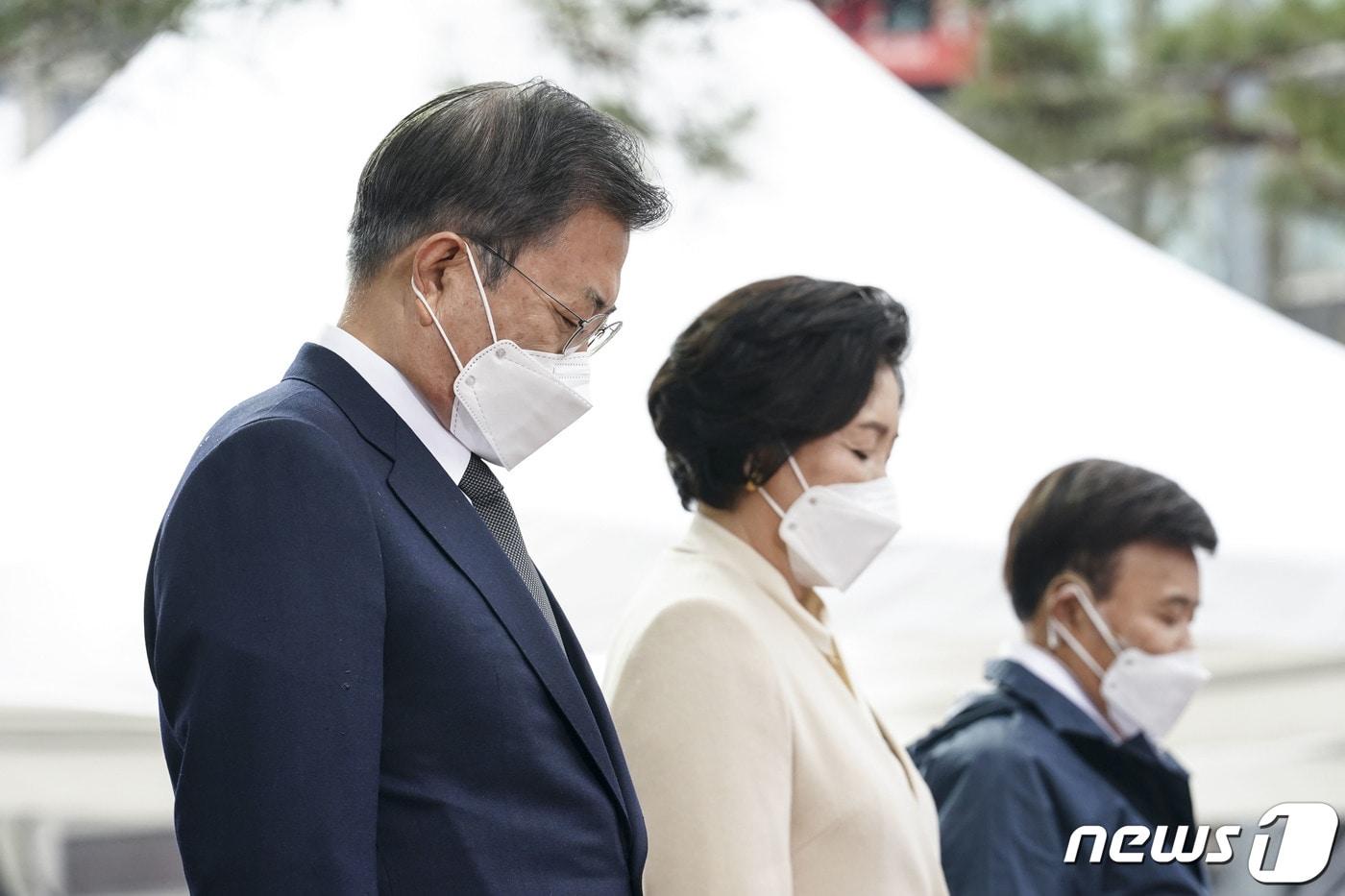 본문 이미지 - 문재인 대통령과 김정숙 여사 2021.3.1/뉴스1 ⓒ News1 이광호 기자