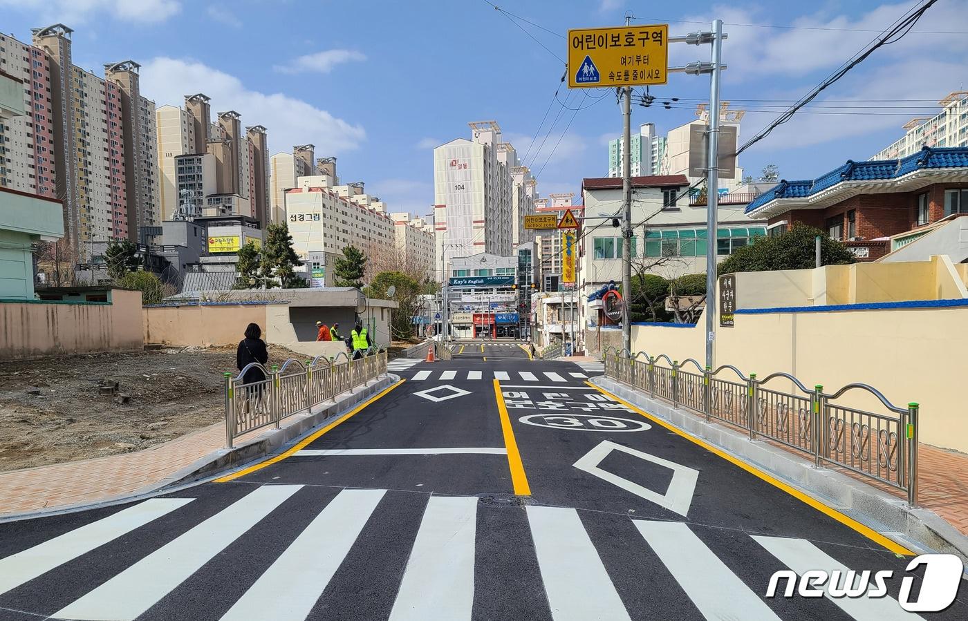 본문 이미지 - 울산 남구 수암동 한국알콜사택 일원 도로.(울산 남구 제공) ⓒ 뉴스1