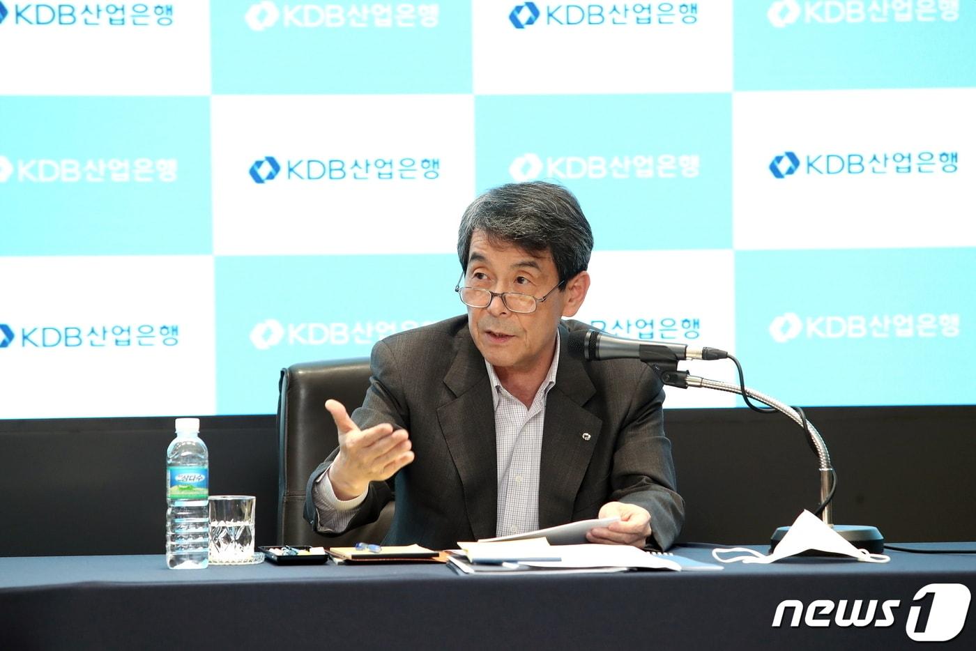 본문 이미지 - 이동걸 KDB산업은행 회장이 14일 브리핑을 통해 산은의 주요 현안에 대한 입장을 밝혔다. ⓒ 뉴스1
