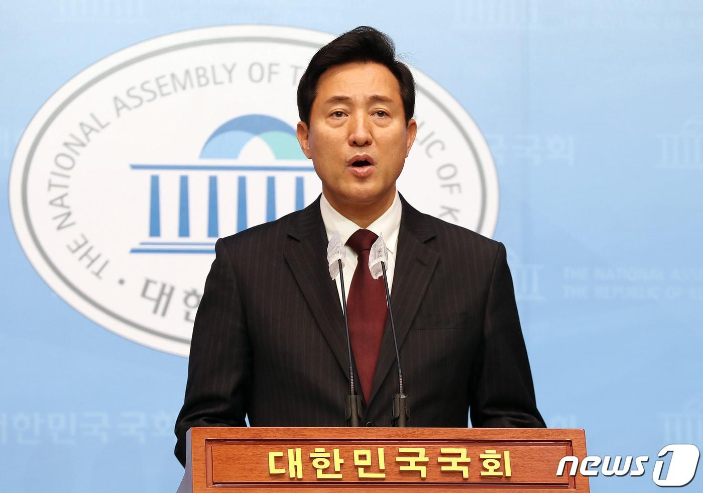 본문 이미지 - 서울시장 보궐선거 범야권 단일화 후보로 확정된 오세훈 국민의힘 후보가 23일 서울 여의도 국회 소통관에서 기자회견을 하고 있다. 2021.3.23/뉴스1 ⓒ News1 박세연 기자