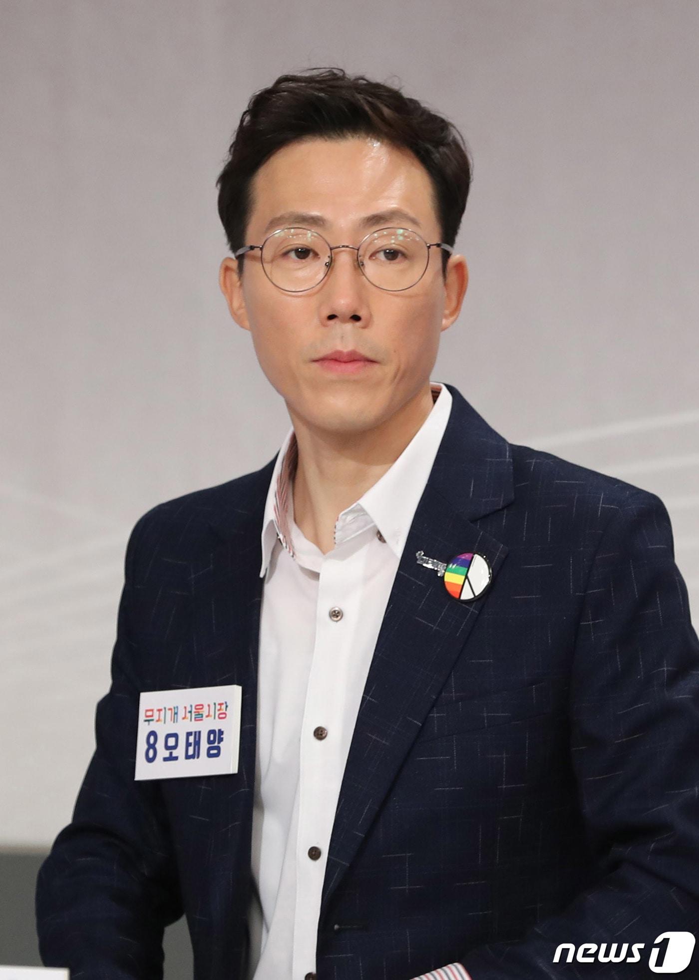 본문 이미지 - 오태양 미래당 서울시장 후보가 29일 서울 여의도 KBS에서 열린 서울시장 보궐선거 후보자 토론회에 자리하고 있다. 2021.3.29/뉴스1 ⓒ News1 국회사진취재단