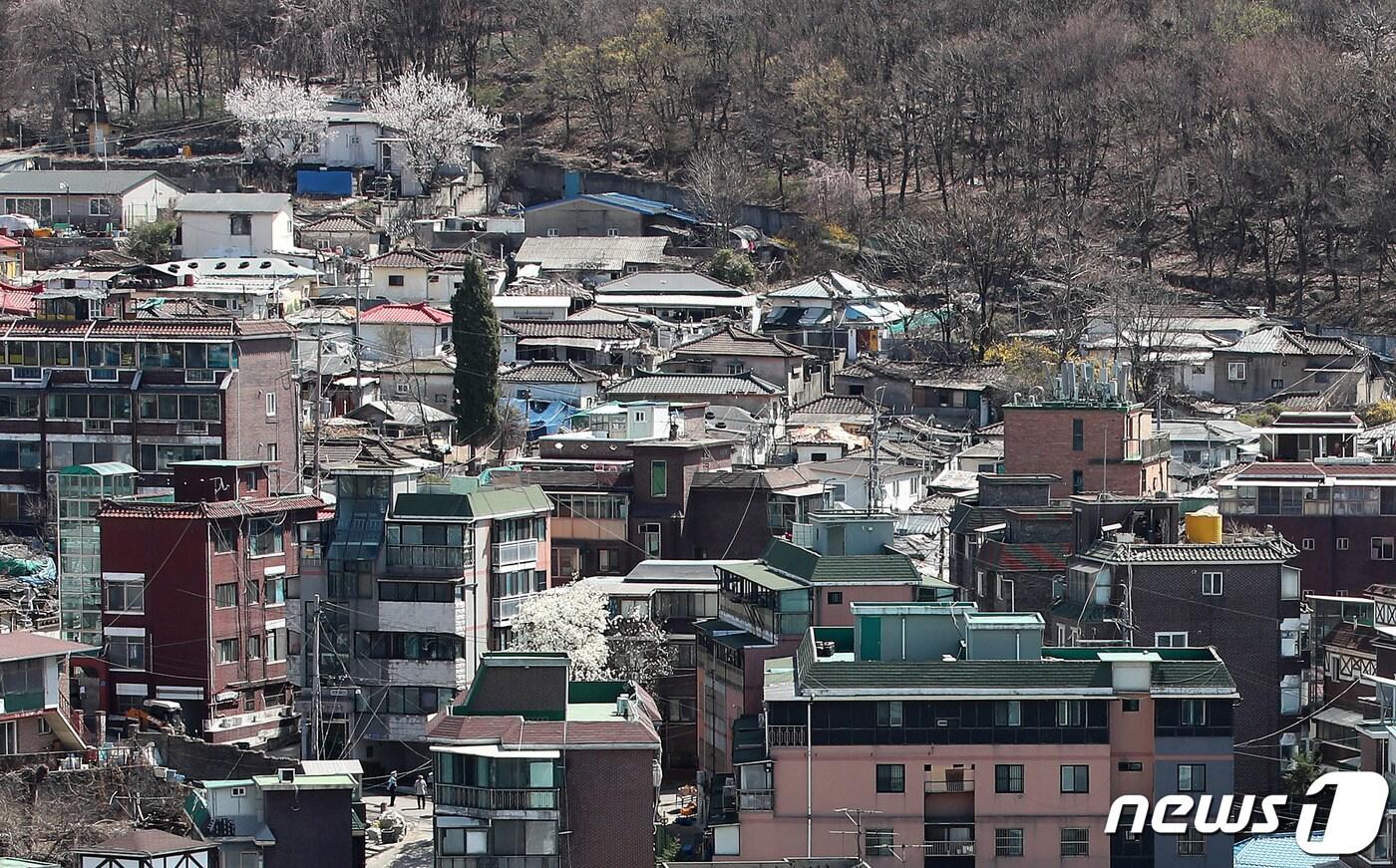 본문 이미지 - 공공재개발 시범사업 2차 후보지로 선정된 서울 노원구 상계3구역이 낙후된 모습을 보이고 있다. 2021.3.30/뉴스1 ⓒ News1 박정호 기자
