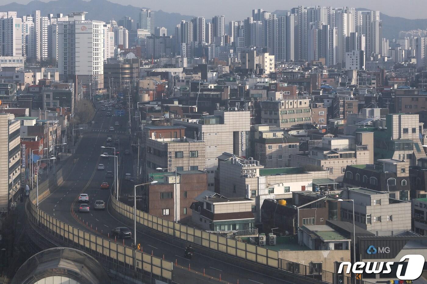 본문 이미지 - 서울 영등포역세권 부지 모습. 2021.3.31/뉴스1 ⓒ News1 민경석 기자