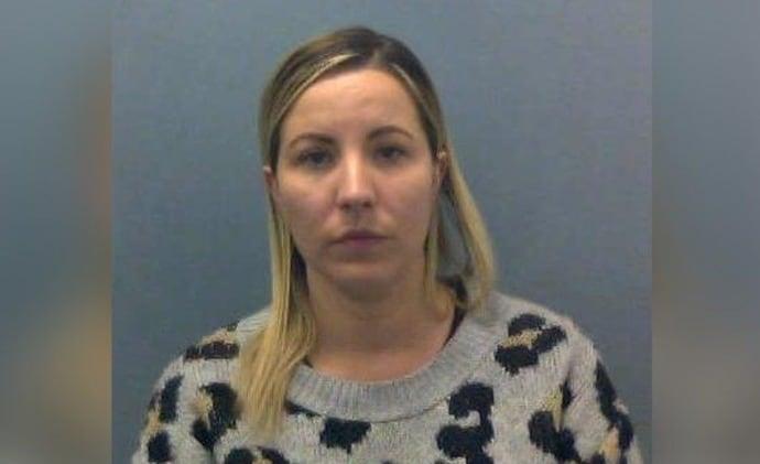 본문 이미지 - 캔디스 바버 - 영국 경찰 배포