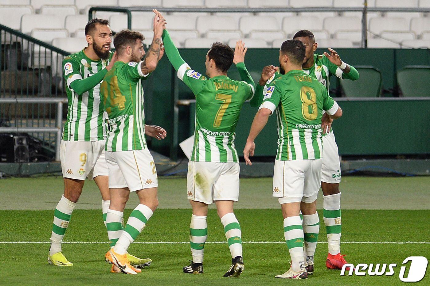 본문 이미지 - 레알 베티스는 2021년에 치른 프리메라리가 10경기에서 7승 2무 1패를 기록했다. ⓒ AFP=뉴스1