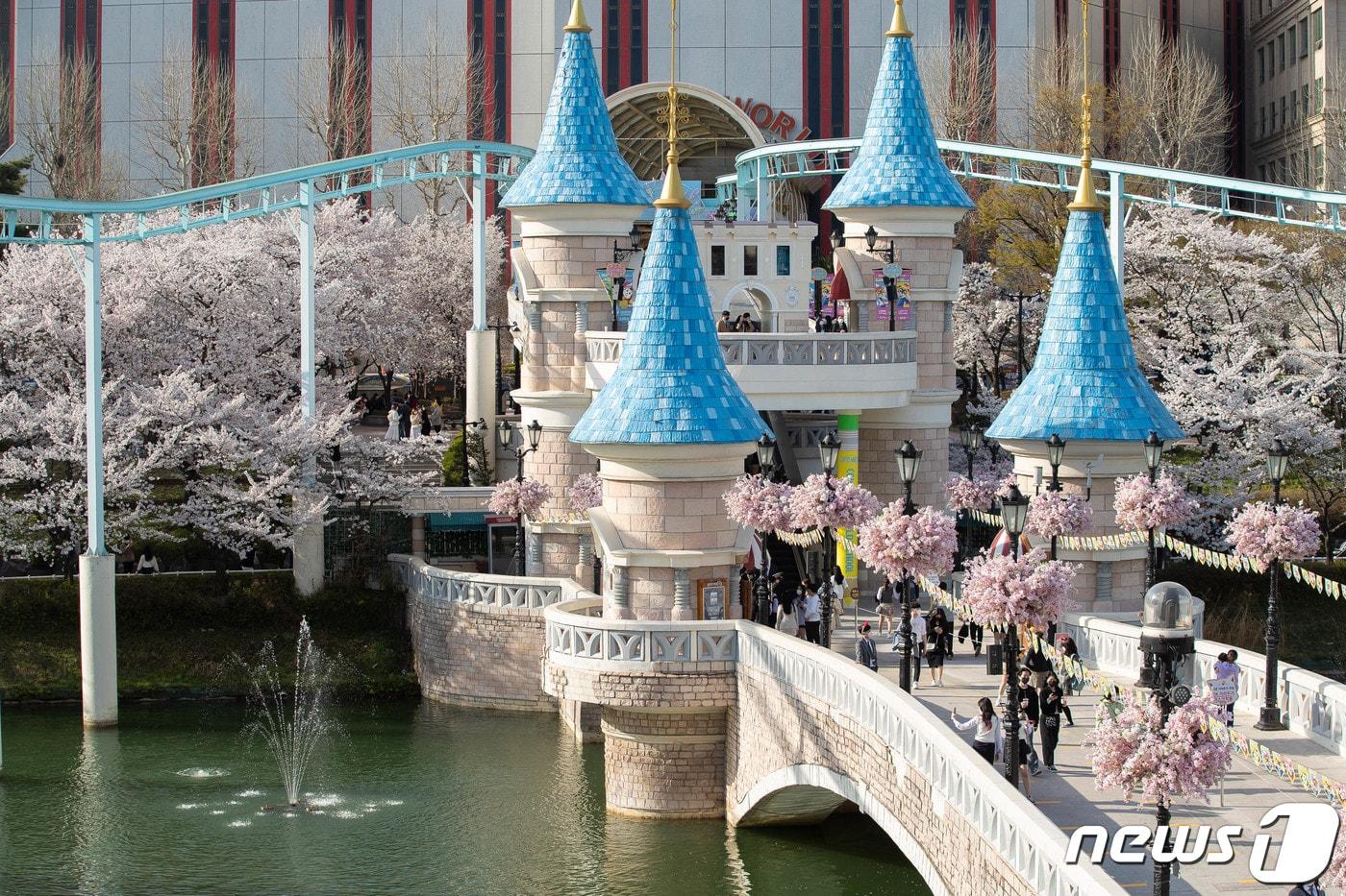 1일 서울 송파구 롯데월드 어드벤처 야외 파크인 매직아일랜드. (롯데월드 어드벤처 제공) 2021.4.1/뉴스1