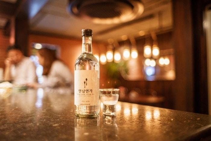 본문 이미지 - '보해소주'와 같은 375㎖ 용량 투명병이 적용된 '연남연가'ⓒ 뉴스1
