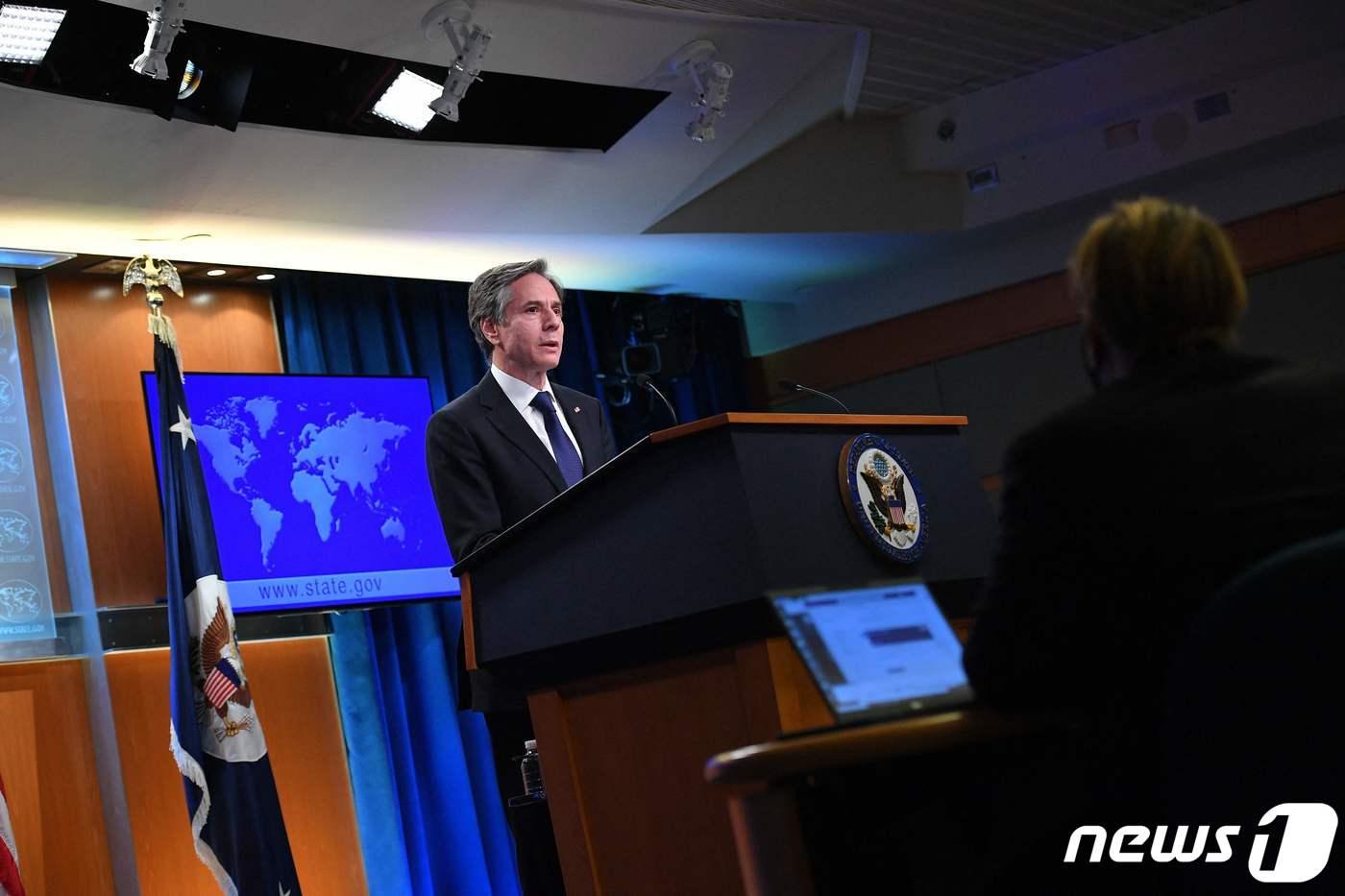 본문 이미지 - 미 국무부에서 기자회견을 하는 토니 블링컨 미 국무장관의 모습.  ⓒ AFP=뉴스1