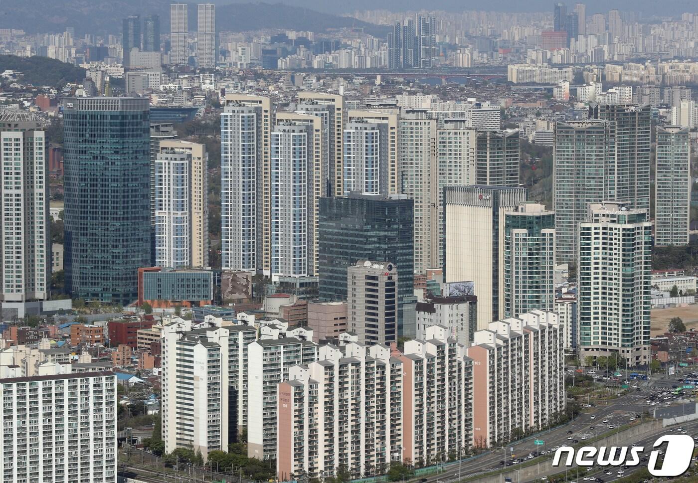 서울의 아파트 단지의 모습. 2021.4.18/뉴스1 ⓒ News1 신웅수 기자