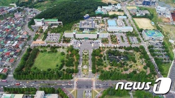 본문 이미지 - 경남도청 전경. ⓒ 뉴스1