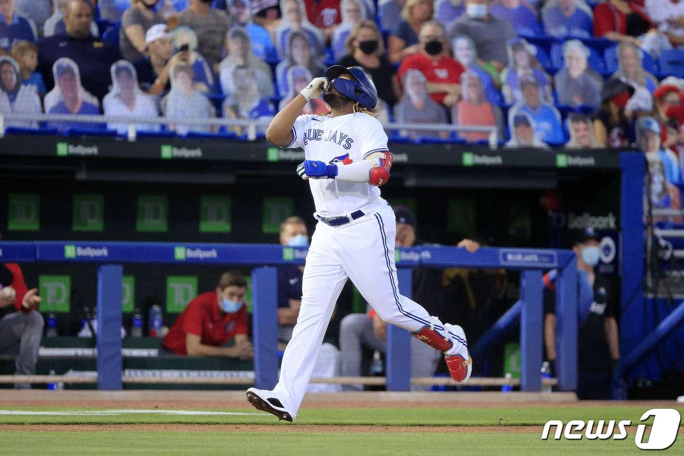 블라디미르 게레로 주니어가 워싱턴을 상대로 홈런 3방을 터뜨렸다.ⓒ AFP=뉴스1