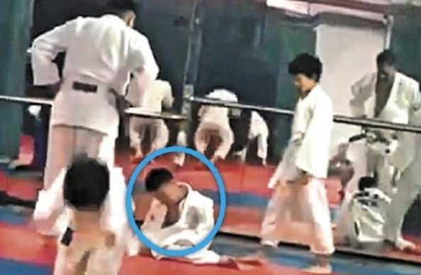 본문 이미지 - 사건 당시 유도장 내 폐쇄회로(CC)TV 영상. (페이스북 갈무리) ⓒ 뉴스1