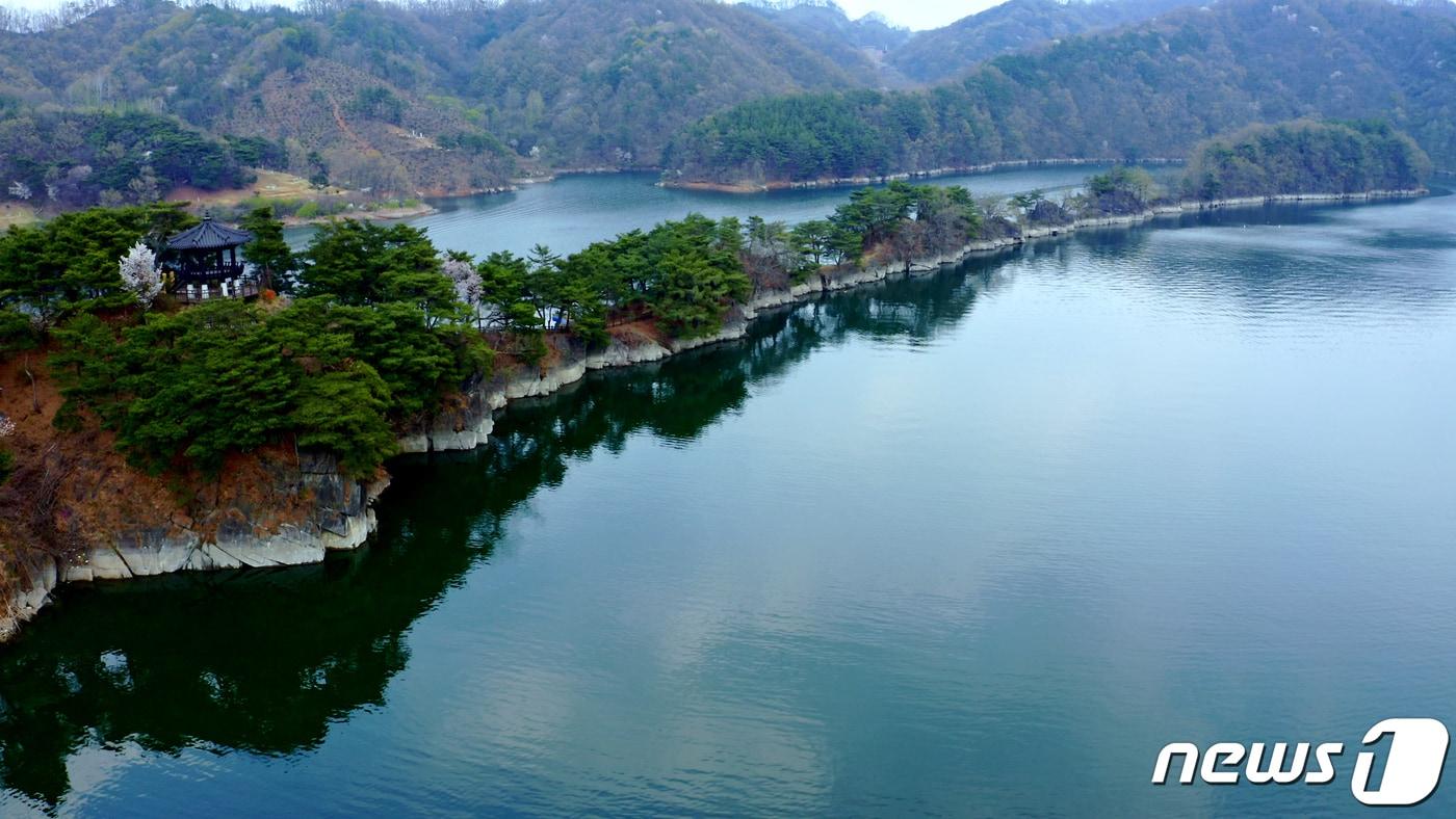 본문 이미지 - 충북 옥천의 부소담악 전경.ⓒ 뉴스1
