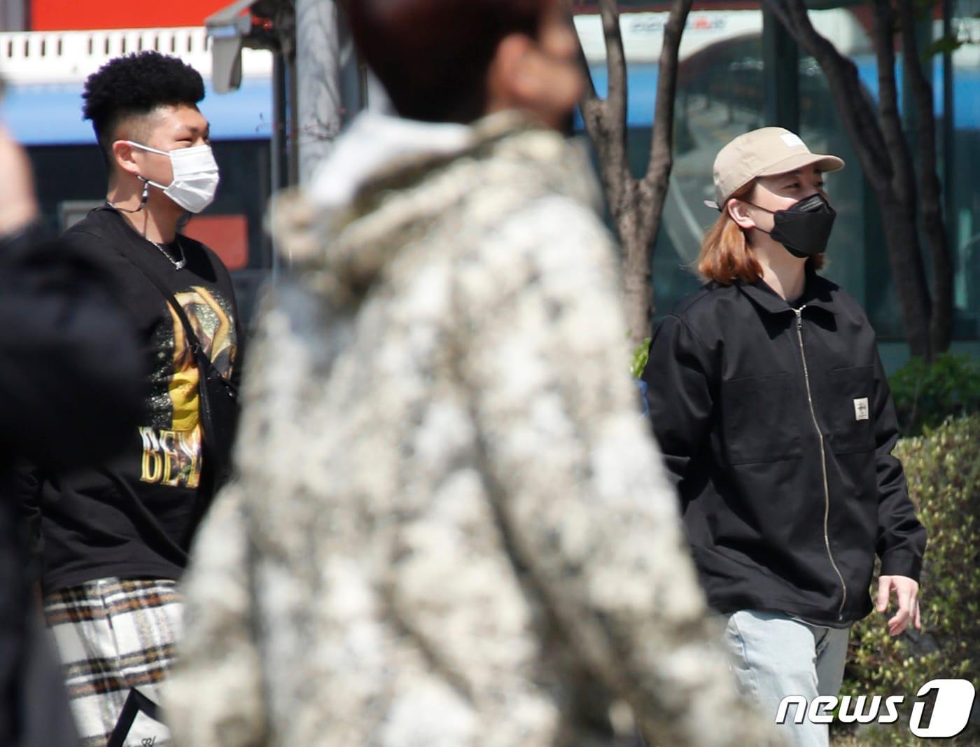 본문 이미지 - 배우 던밀스, 넉살(오른쪽) ⓒ News1 권현진 기자