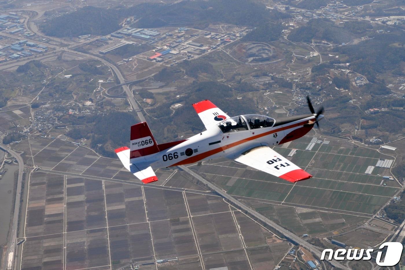 본문 이미지 - 공군 KT-1 훈련기. (공군 제공) 2021.4.6/뉴스1