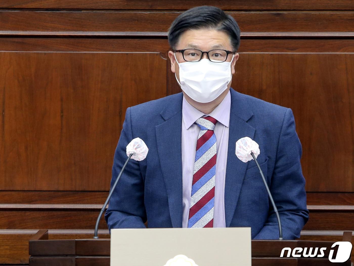 본문 이미지 - 김낙관 구미시의원이 8일 임시회에서 5분 발언을 하고 있다. (구미시의회 제공) 2021.4.8 /ⓒ 뉴스1