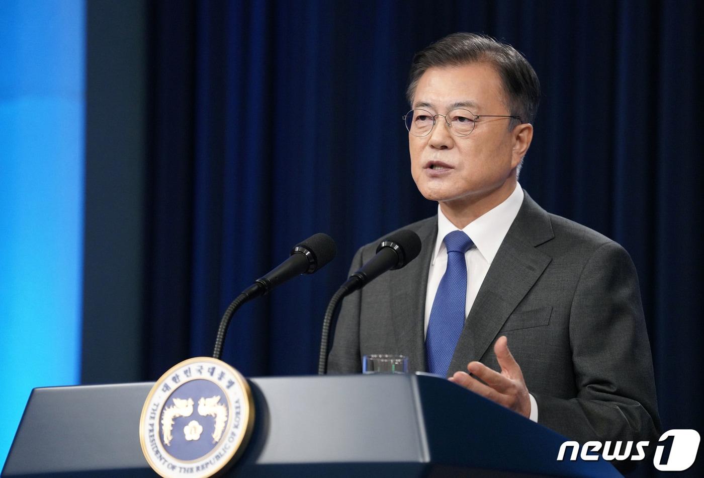 문재인 대통령이 10일 오전 청와대 춘추관에서 취임 4주년 특별연설을 하고 있다. 2021.5.10/뉴스1 ⓒ News1 이광호 기자