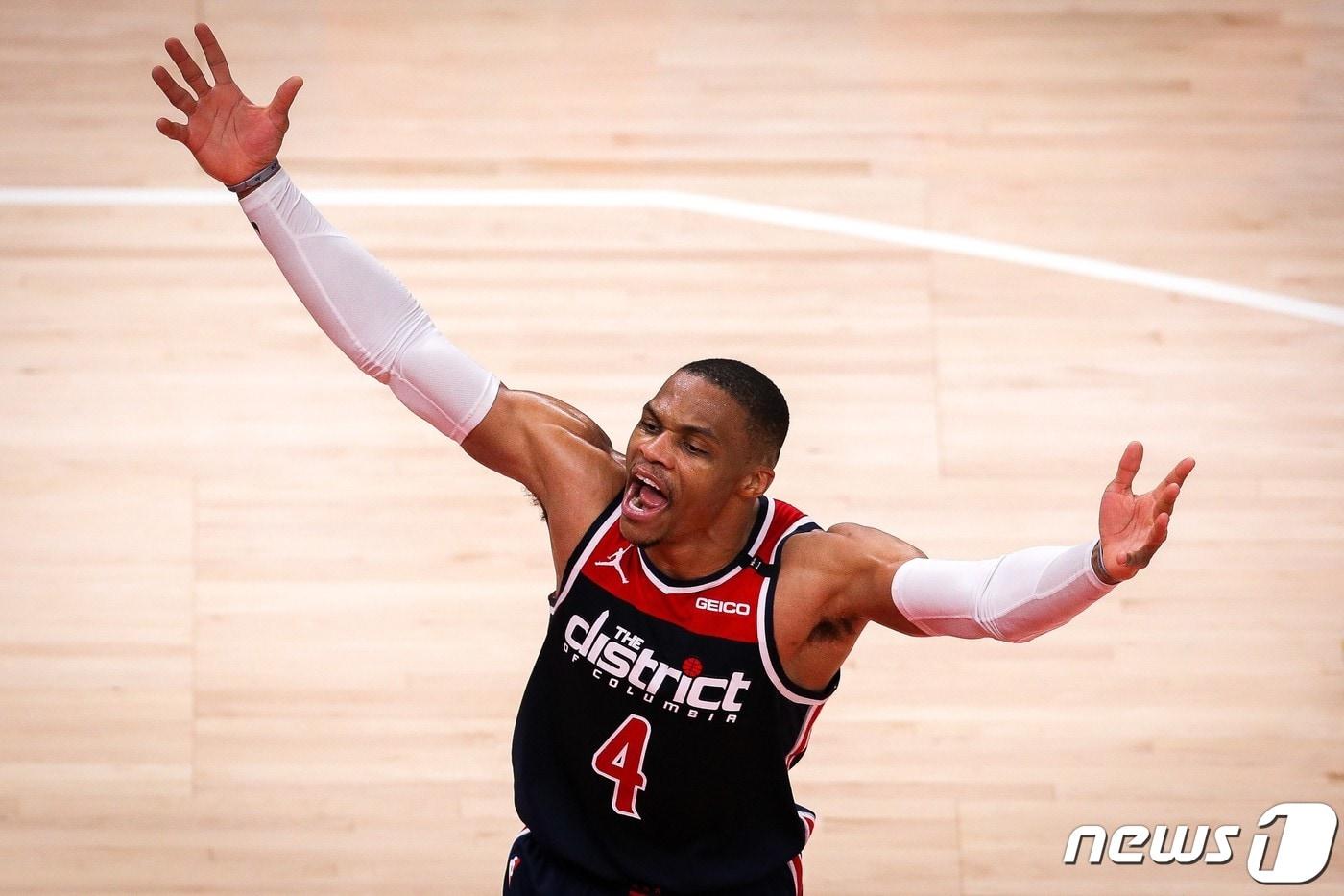 본문 이미지 - 미국프로농구(NBA) 통산 182번째 트리플더블을 달성한 러셀 웨스트브룩.  ⓒ AFP=뉴스1