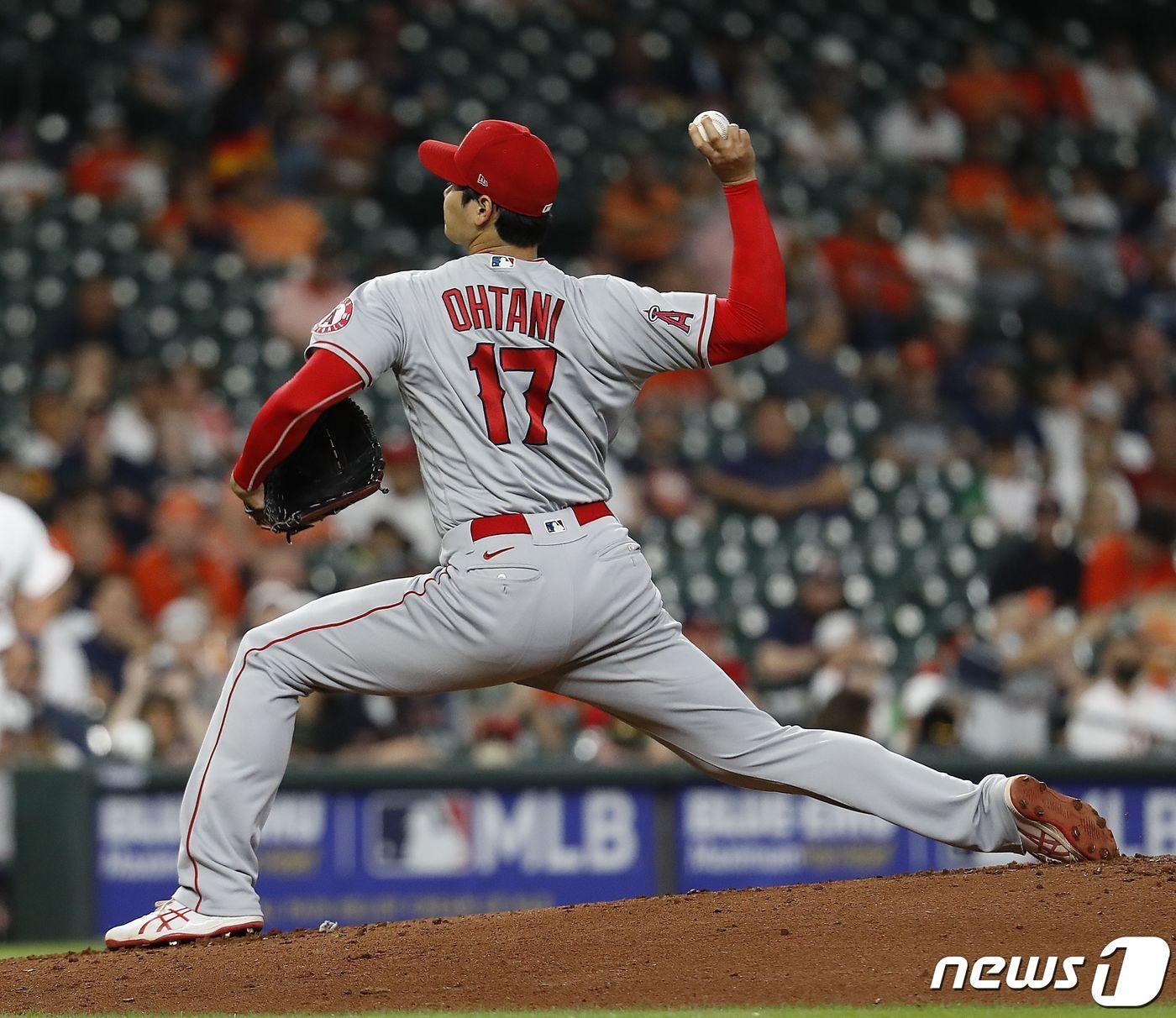 본문 이미지 - 오타니 쇼헤이가 '삼도류'를 시전했다.ⓒ AFP=뉴스1