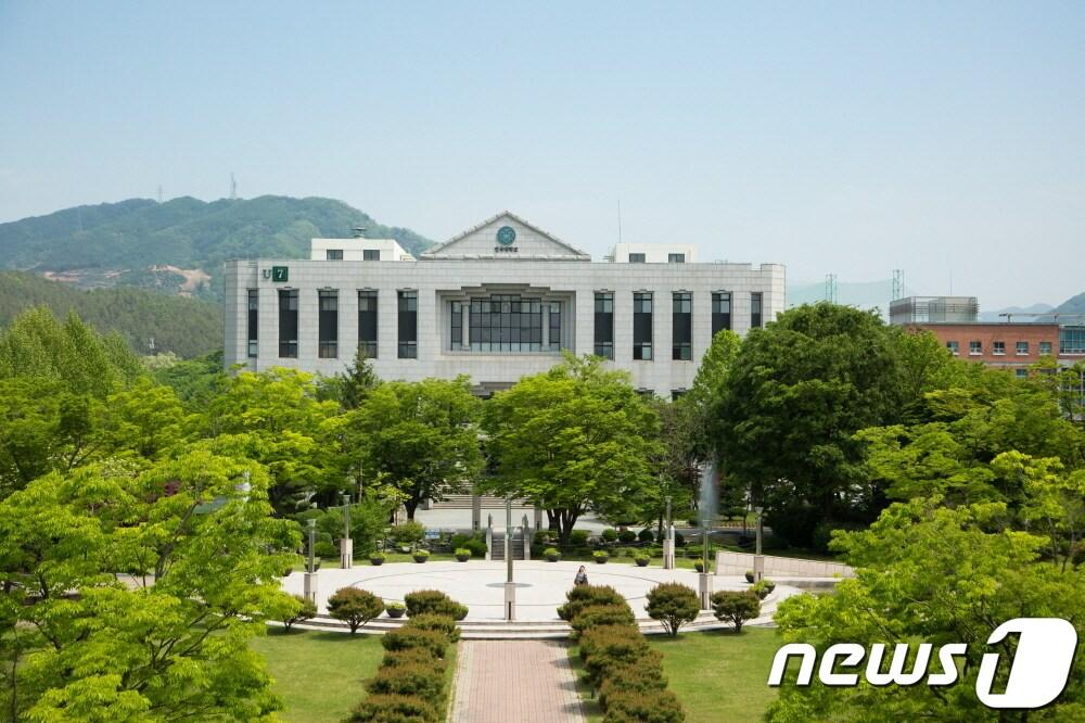 본문 이미지 - 5일 건국대학교 글로컬캠퍼스가 2022학년도 정시모집 결과 평균 8대 1의 경쟁률을 기록했다고 밝혔다. 글로컬캠퍼스 전경.(뉴스1 DB)2022.1.5/ⓒ 뉴스1