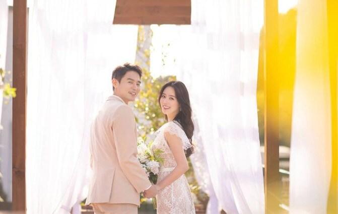 본문 이미지 - 배우 윤종화(왼쪽) 신고은/ 사진=신고은 인스타그램 ⓒ 뉴스1