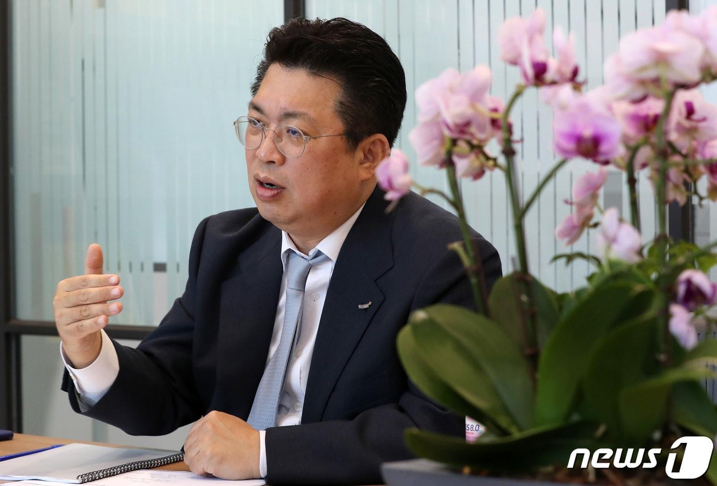 본문 이미지 - 윤지호 이베스트투자증권 센터장이 18일 서울 영등포구 이베스트투자증권에서 뉴스1과 인터뷰를 갖고 있다. 2021.5.18/뉴스1 ⓒ News1 이동해 기자