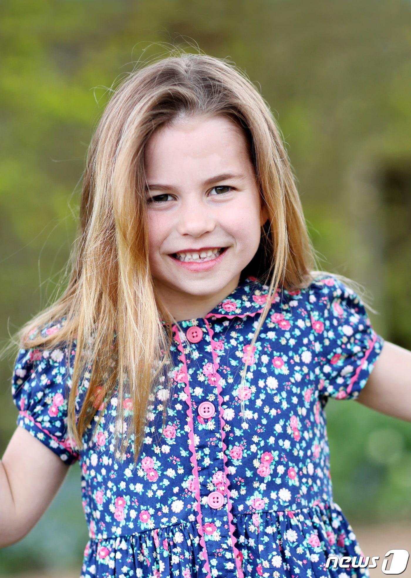 본문 이미지 - 영국의 윌리엄 왕자와 케이트 미들턴 부부의 둘째 딸이자 왕위 계승 서열 4위인 샬롯 엘리자베스 다이애나. ⓒ 로이터=뉴스1 ⓒ News1 원태성 기자