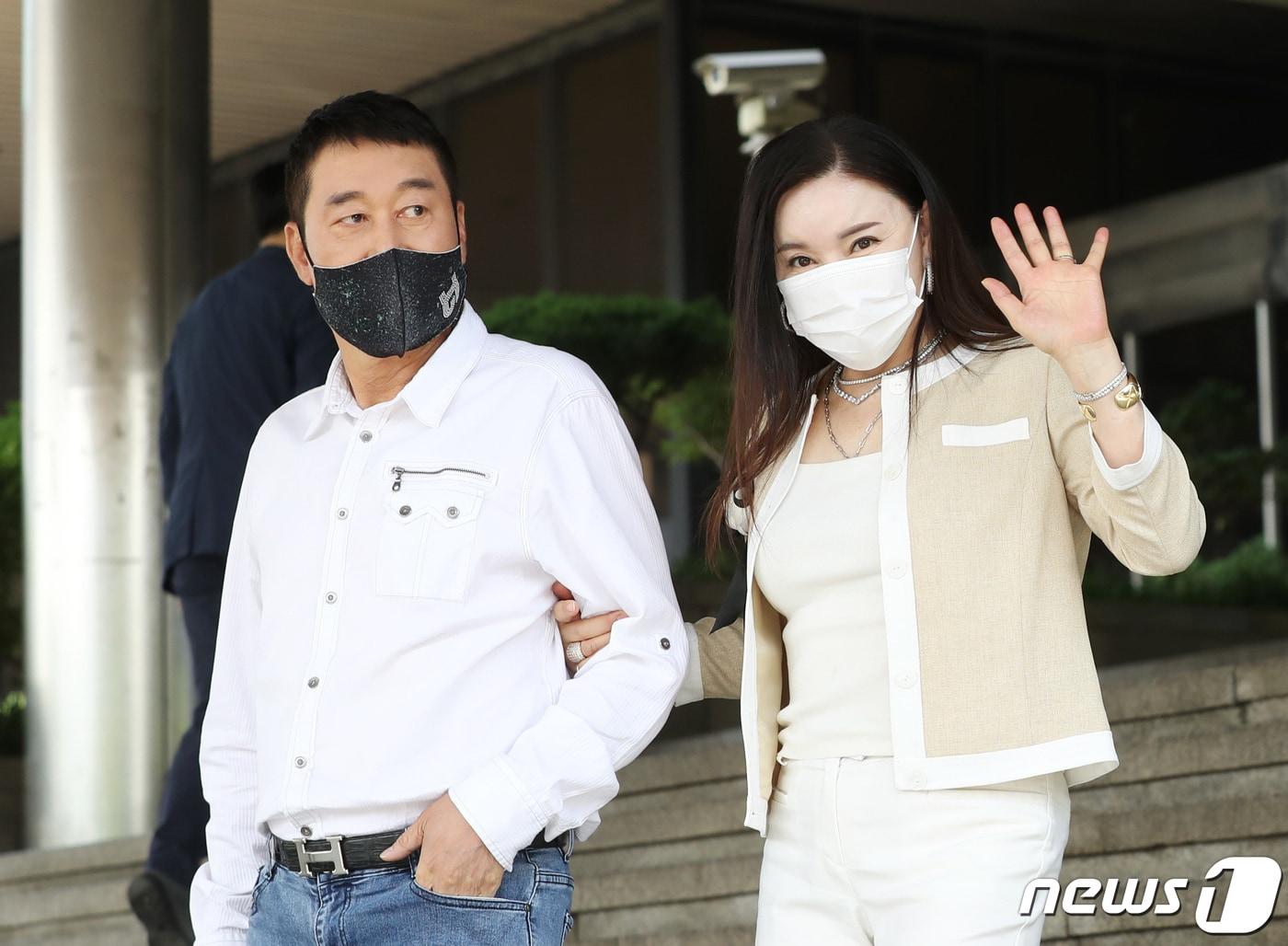 본문 이미지 - 이충희, 최란 부부 ⓒ News1