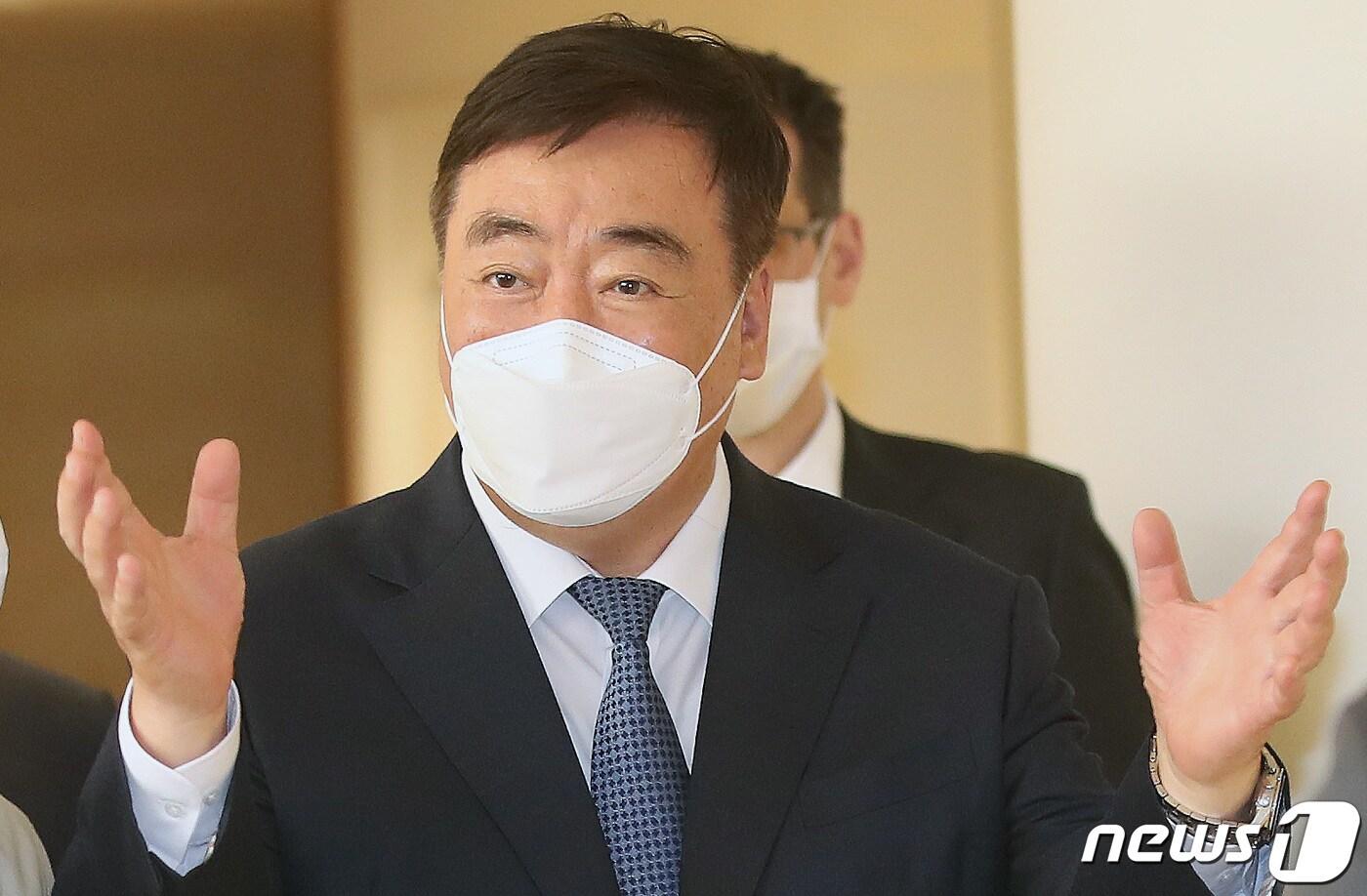 싱하이밍 주한중국대사가 24일 오후 서울 중구 소월로 밀레니엄힐튼 호텔에서 열린 중국공산당 100년과 중국의 발전 세미나에 참석하고 있다. 2021.5.24/뉴스1 ⓒ News1 임세영 기자