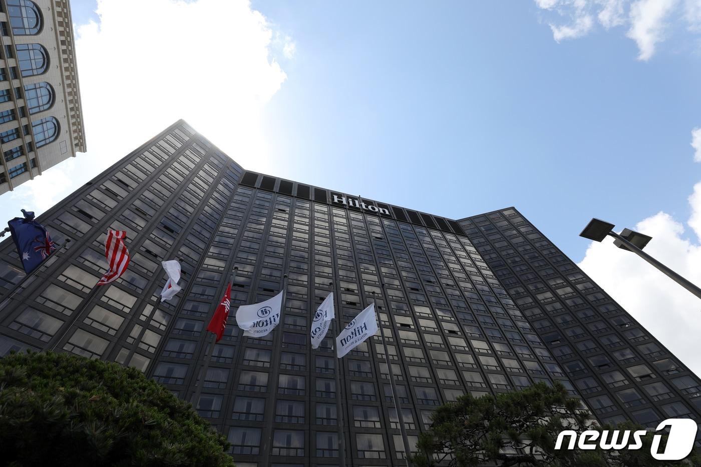 본문 이미지 - 서울 중구 남산 기슭에 있는 밀레니엄 서울 힐튼호텔. 2021.5.25/뉴스1 ⓒ News1 이승배 기자