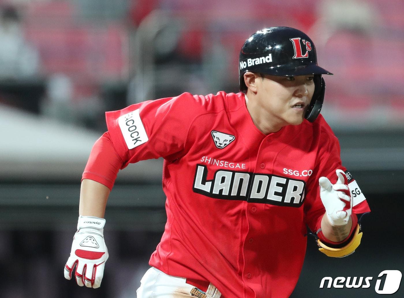 본문 이미지 - 김찬형이 SSG 랜더스 구단에 현역 은퇴 의사를 전달했다. 뉴스1 DB ⓒ News1 DB